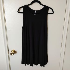 Azules black tank top